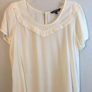 EXPRESS White Tee with Detailing 💗